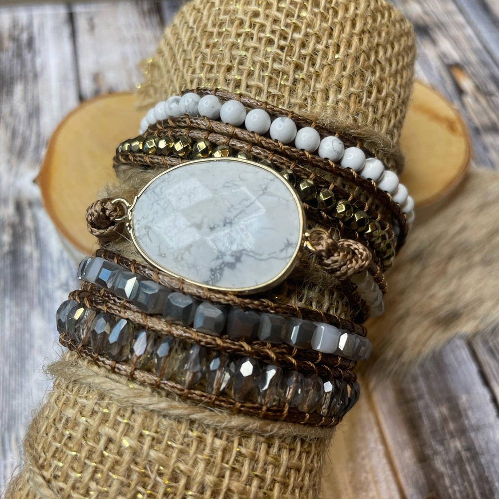 Long Strand Bracelet: Soft Tone